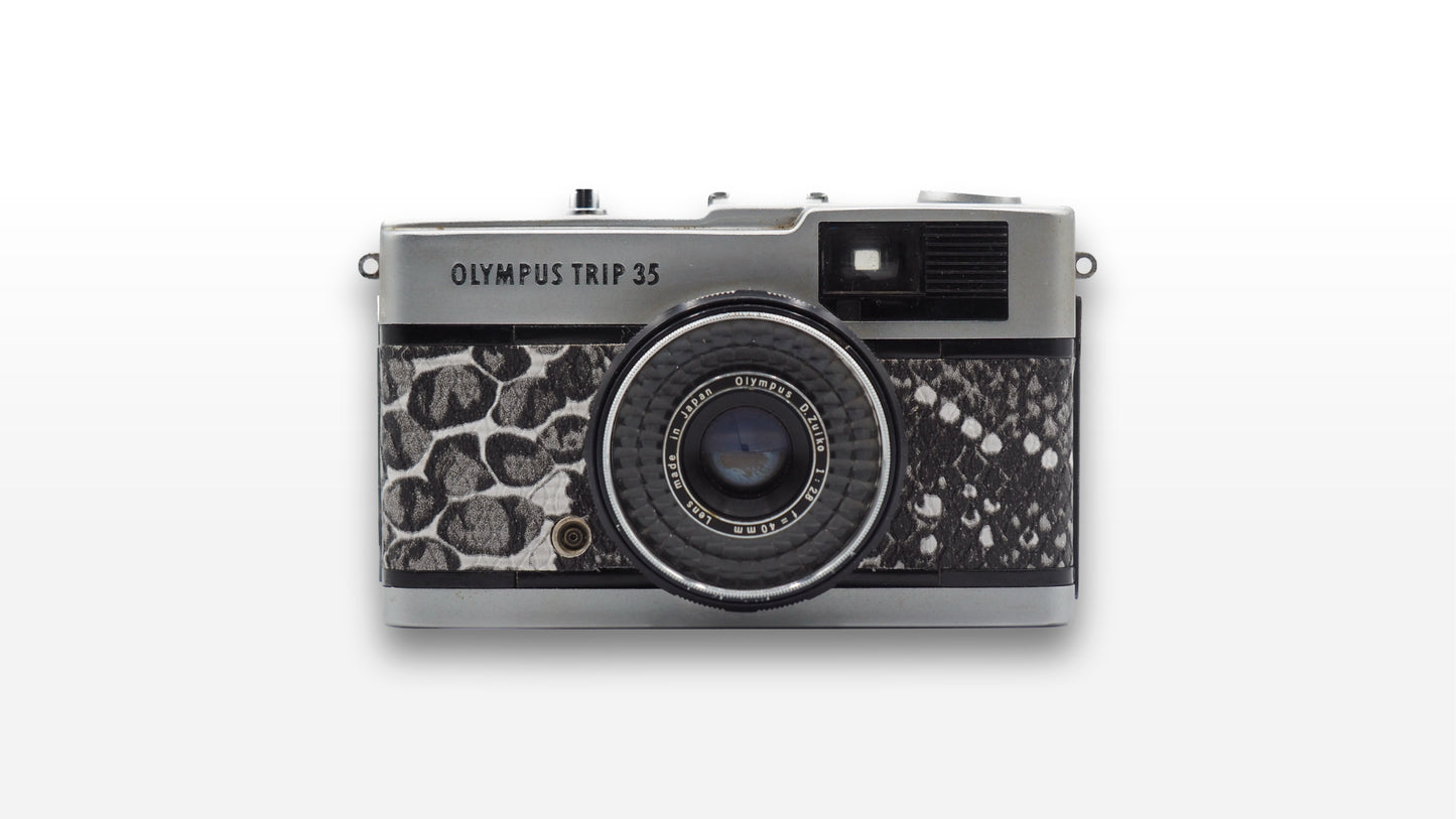 Olympus Trip 35 (Custom Snake Black)