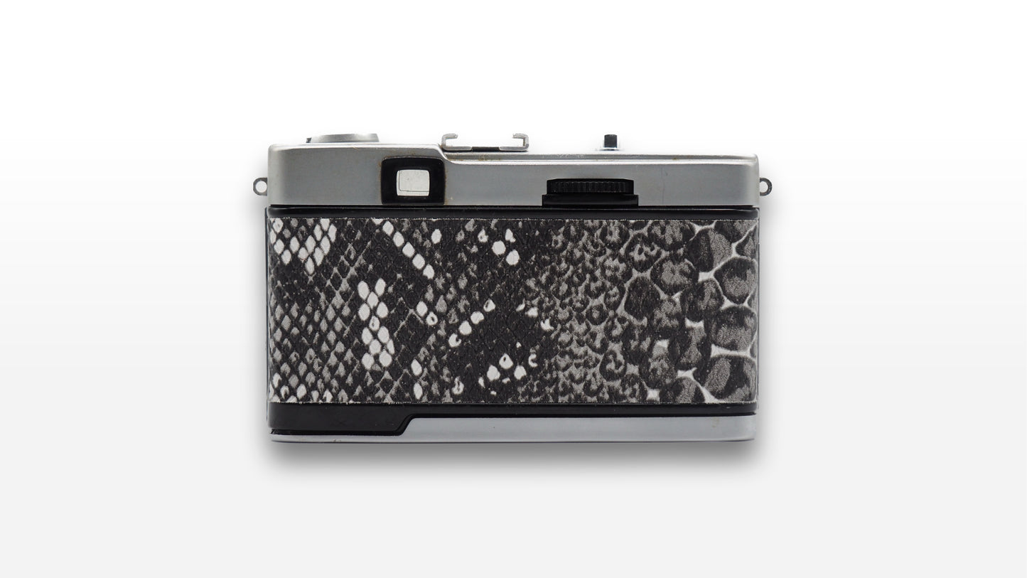 Olympus Trip 35 (Custom Snake Black)